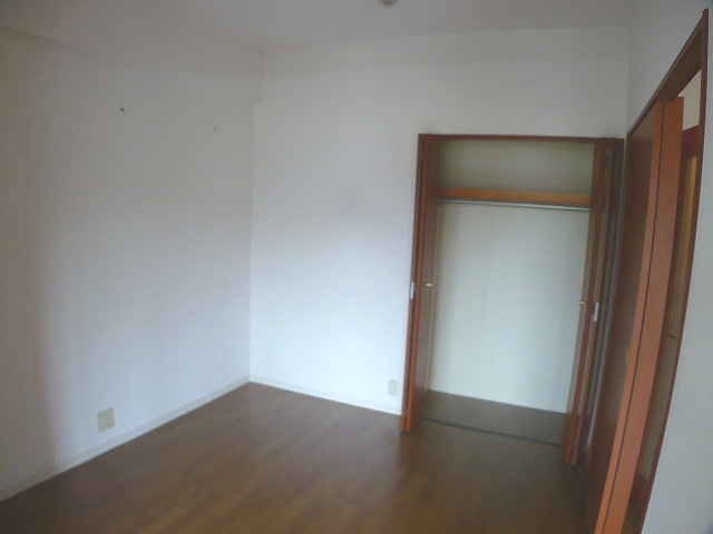 エコニシフタミの洋室