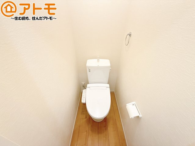 【トイレ】 | 駿河区高松1期　新築戸建　全1棟 | 毎日使うトイレだからこそ機能性を重視したいですよね！温水洗浄便座で快適な時間をお過ごしください♪