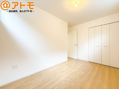 【子供部屋】 | 駿河区高松1期　新築戸建　全1棟 | 壁と床がシンプルな色合いだからこそ自分だけの空間を作れます♪お部屋作りのイメージは順調でしょうか♪