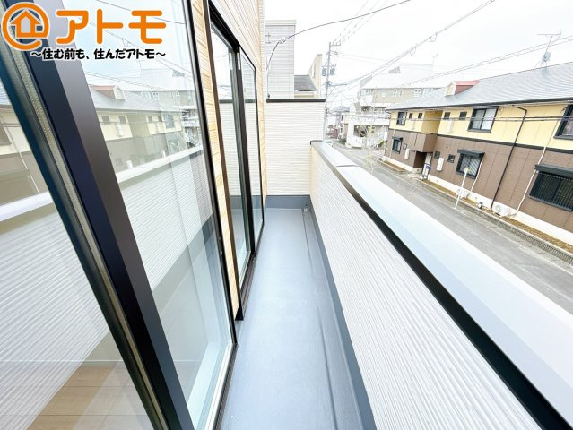 【バルコニー】 | 駿河区高松1期　新築戸建　全1棟 | 陽当りの良いバルコニーはお洗濯物はもちろんお布団もふかふかになります♪