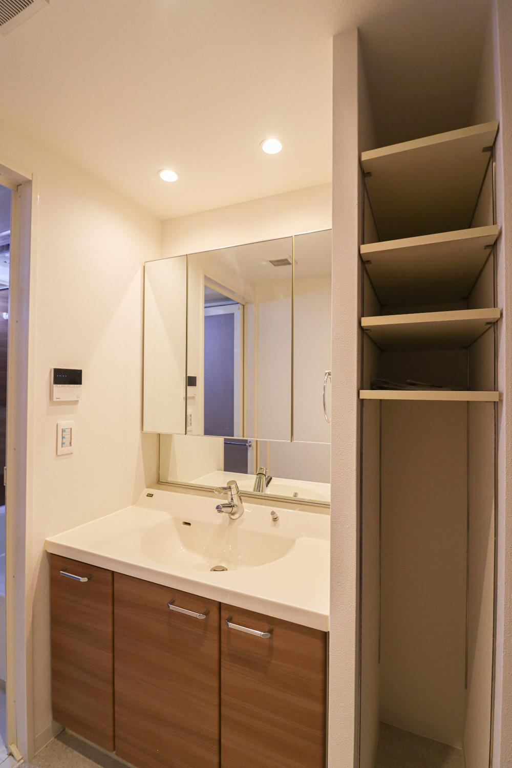 ユニ・アルス洛西プレジオの独立洗面台|新品に交換済