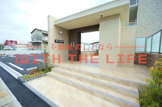 PISTA（ピスタ）梅満【10,000円キャッシュバック対象物件】のエントランス|清潔なエントランスです