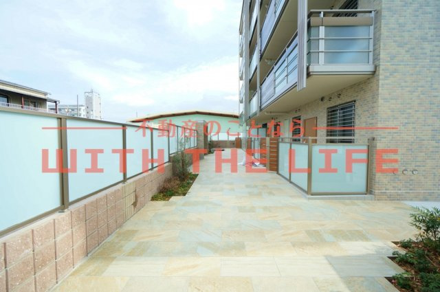 PISTA（ピスタ）梅満【10,000円キャッシュバック対象物件】のロビー|ゆとりのあるロビーです