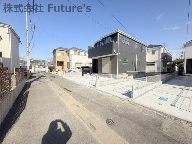 三郷市彦糸1丁目　新築戸建　全4棟　2号棟の前面道路含む現地写真|前面道路含む現地写真です。