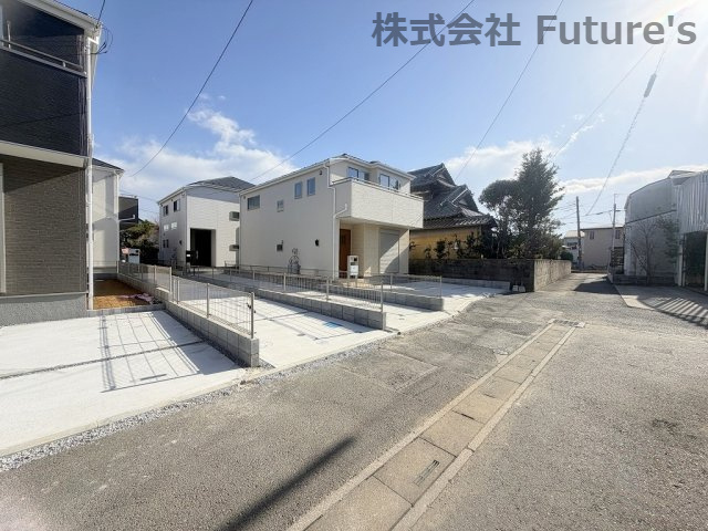 三郷市彦糸1丁目　新築戸建　全4棟　2号棟の前面道路含む現地写真|前面道路含む現地写真です。