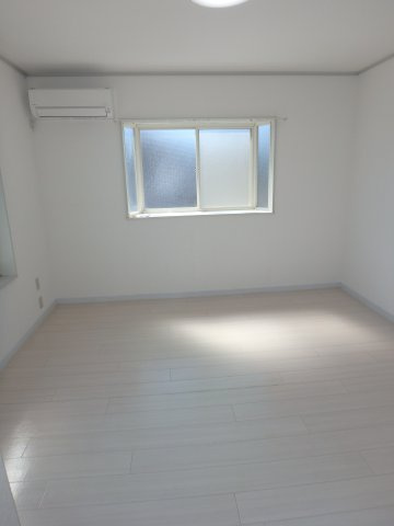 日高市貸家のその他|階段