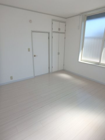 日高市貸家の洋室|8帖の洋室