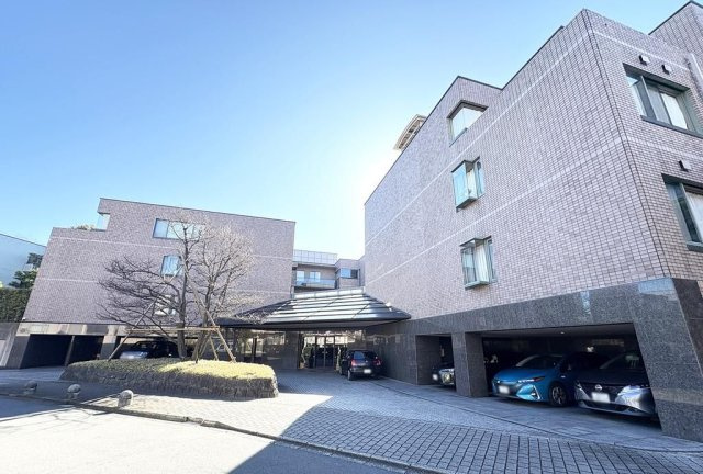 世田谷弦巻ハイムの外観