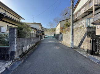 【前面道路含む現地写真】