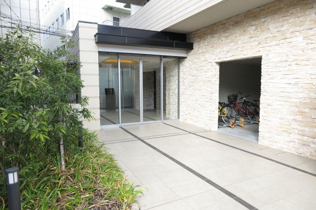 スプランディッド大阪ＷＥＳＴのロビー