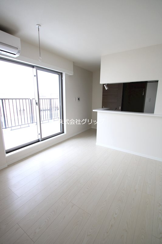 スパシエ大倉山の洋室