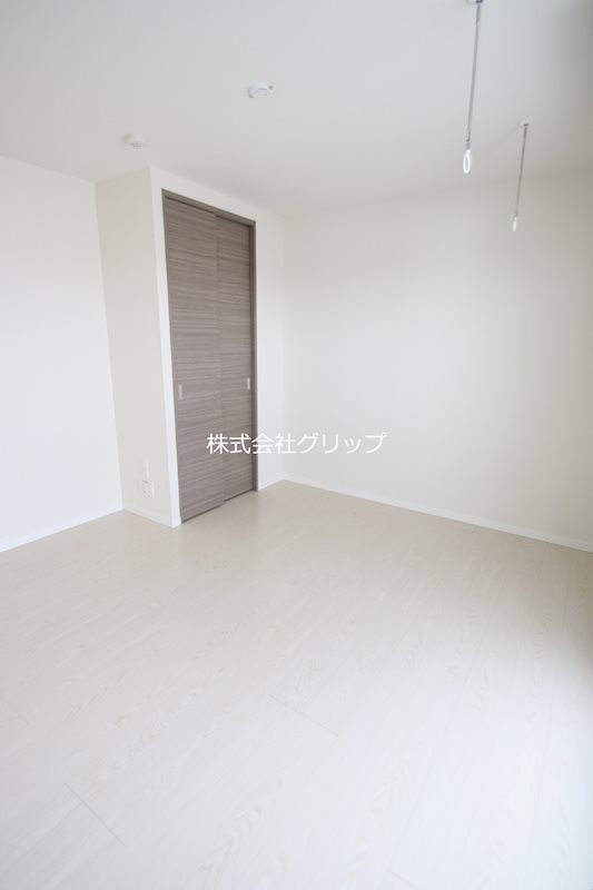 スパシエ大倉山の洋室