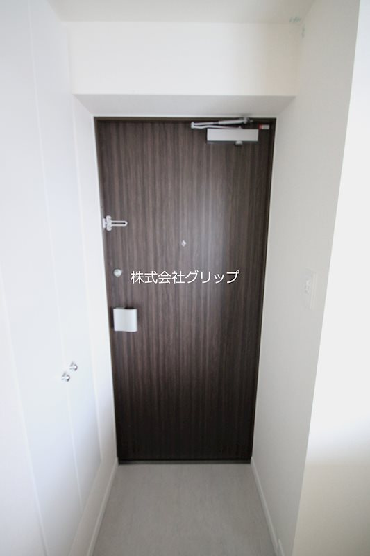 スパシエ大倉山の玄関