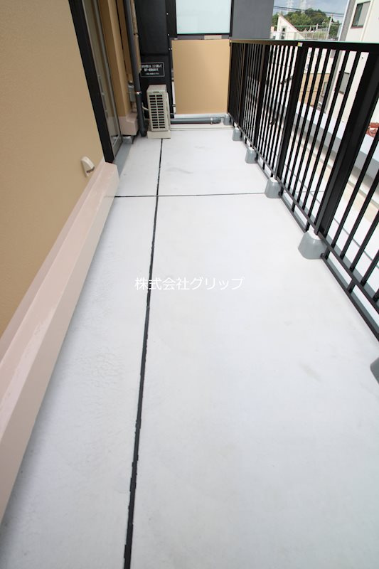 スパシエ大倉山のバルコニー