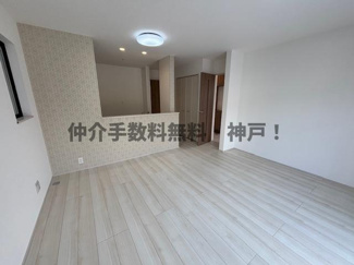【居間・リビング】 | 神戸市垂水区桃山台6丁目　新築戸建A号棟　仲介手数料無料！ | ゆったり過ごせる居間です
