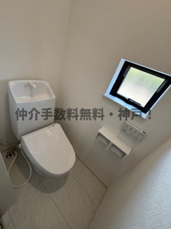 【トイレ】 | 神戸市垂水区桃山台6丁目　新築戸建A号棟　仲介手数料無料！ | トイレです