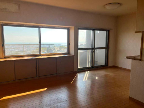 ピュアハイツ垂水潮見が丘の居間・リビング