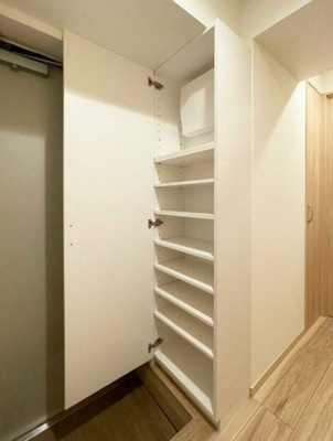 【玄関】 | ＬＯＣ’Ｓ赤羽志茂 | 収納もある玄関です