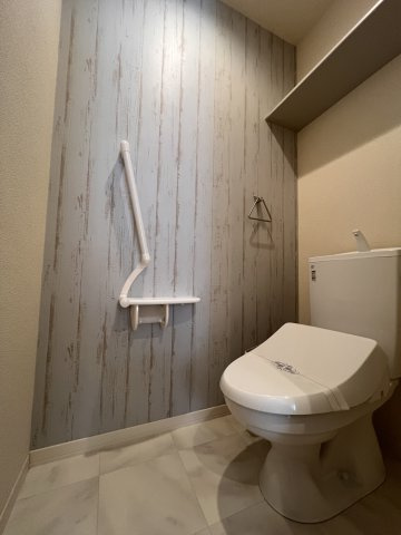 城陽市平川の賃貸マンションのトイレ