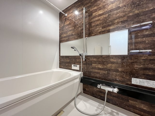 城陽市平川の賃貸マンションの浴室