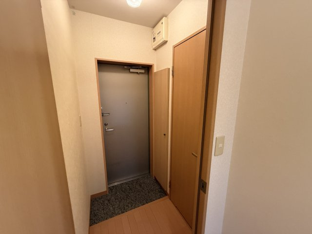 アンプルールクラージュコリーヌシャンⅠの玄関