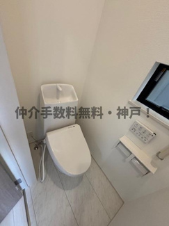 【トイレ】 | 神戸市垂水区桃山台6丁目　新築戸建B号棟　仲介手数料無料！ | トイレもきれいです