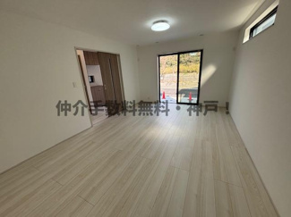 【居間・リビング】 | 神戸市垂水区桃山台6丁目　新築戸建B号棟　仲介手数料無料！ | リビングです