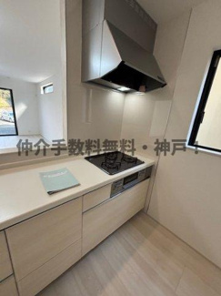 【キッチン】 | 神戸市垂水区桃山台6丁目　新築戸建B号棟　仲介手数料無料！ | 使いやすいキッチンです
