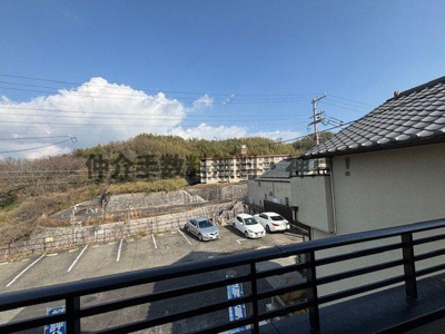 【バルコニー】 | 神戸市垂水区桃山台6丁目　新築戸建B号棟　仲介手数料無料！ | 開放的で明るい空間を演出してくれるバルコニーです