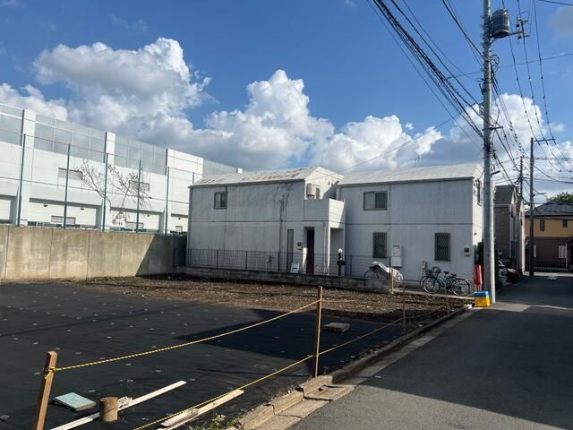 中野区若宮3丁目　建築条件無し売地の前面道路含む現地写真|2026.1.11撮影

現地ご見学希望・資料請求などお気軽にお問い合わせ下さい！
03-5990-5201