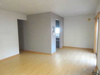 【居間・リビング】 | 川西市南野坂1丁目3の15　中古一戸建て