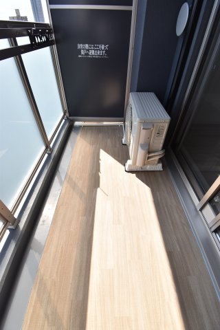 グランカリテ九条南のバルコニー