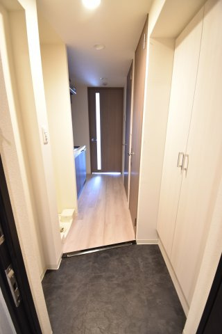 グランカリテ九条南の玄関