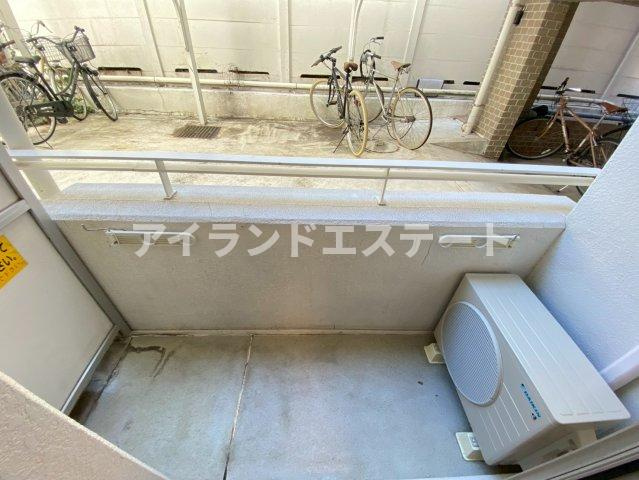 SOCIETY SAKURA-SHIMMACHI　独立洗面台　オートロックのバルコニー