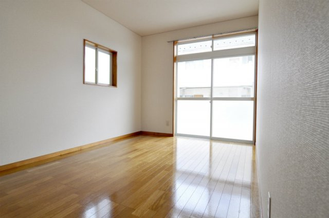 ルプチーニ松岡Ⅱの居間・リビング