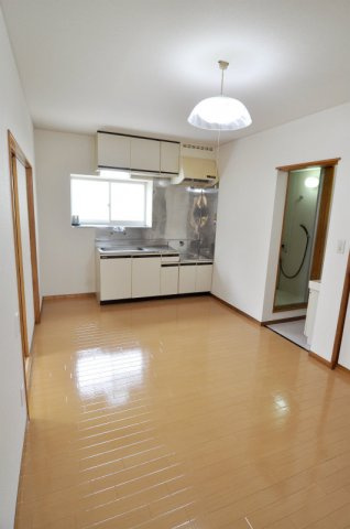 ルプチーニ松岡Ⅱの居間・リビング