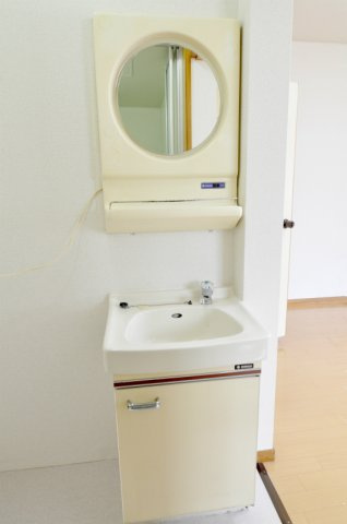 ルプチーニ松岡Ⅱの独立洗面台
