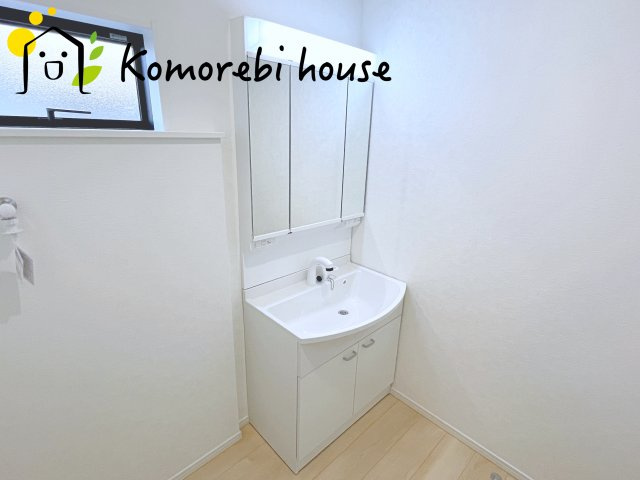 上尾市大谷本郷　第7　Ⅱ期　新築一戸建て　クレイドルガーデン　02の独立洗面台|使いやすい独立洗面台です