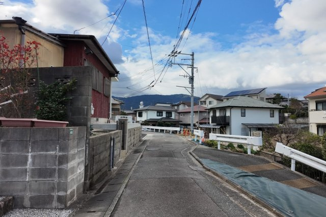 【土地】福岡市南区屋形原4丁目の前面道路含む現地写真