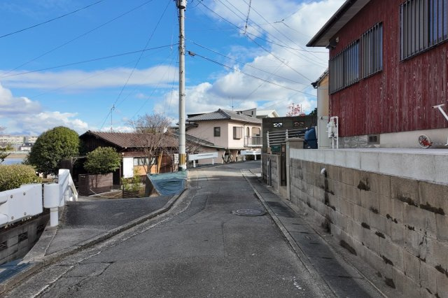 【土地】福岡市南区屋形原4丁目の前面道路含む現地写真