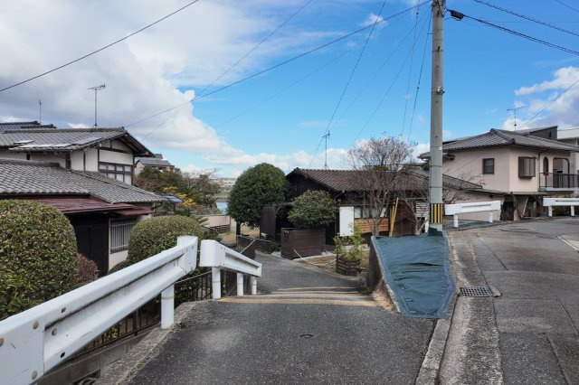【土地】福岡市南区屋形原4丁目の前面道路含む現地写真