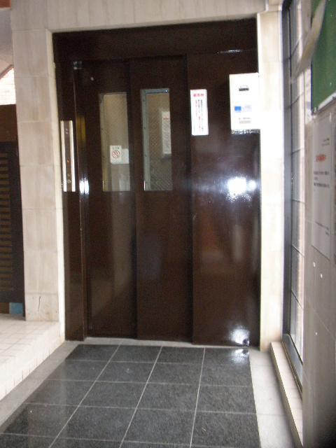 ロマネスク六甲のエントランス