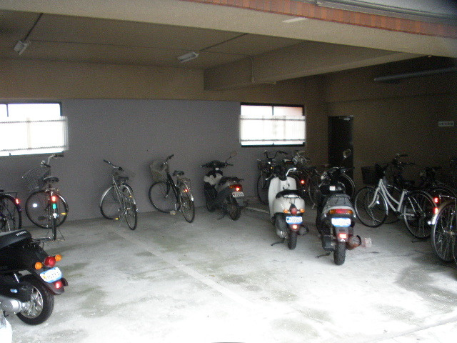 ロマネスク六甲のその他|駐輪場