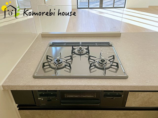 さいたま市西区宮前町　5期　新築一戸建て　ケイアイグレース　01のキッチン|26.2.21撮影済み