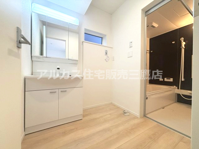 調布市深大寺東町６丁目 中央線 三鷹駅 新築戸建の独立洗面台