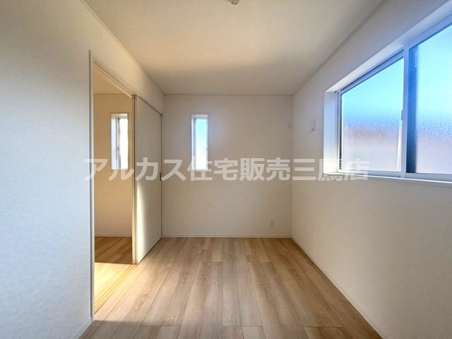 調布市深大寺東町６丁目 中央線 三鷹駅 新築戸建の洋室