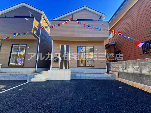 調布市深大寺東町６丁目 中央線 三鷹駅 新築戸建の駐車場