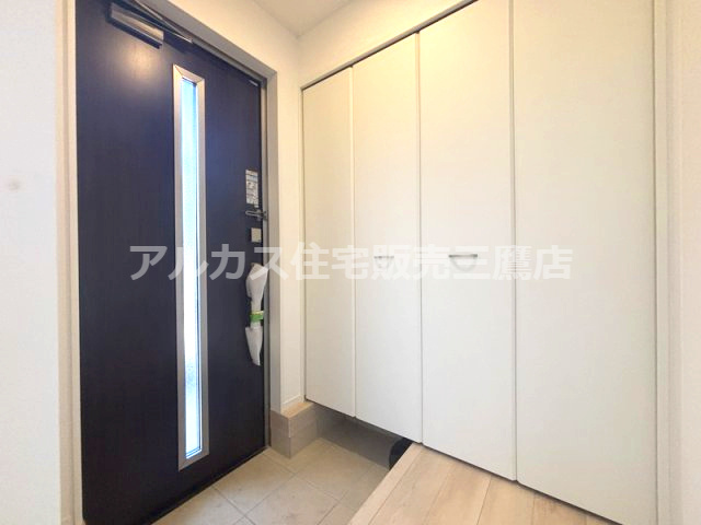 調布市深大寺東町６丁目 中央線 三鷹駅 新築戸建の玄関