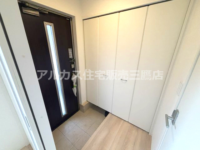 調布市深大寺東町６丁目 中央線 三鷹駅 新築戸建の玄関