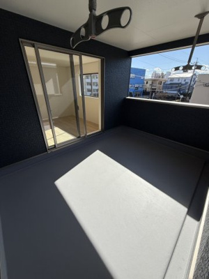 【バルコニー】 | 宮崎市永楽町　新築建売 | 洗濯物を雨に濡らさず干せます。
